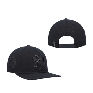 New York Yankees Pro Standard Black Triple Black Wool Snapback Hat
