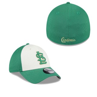 St. Louis Cardinals White Green 2024 St. Patrick's Day 39THIRTY Flex Fit Hat