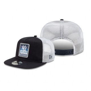 New York Yankees Navy Gradient 9FIFTY Trucker Hat